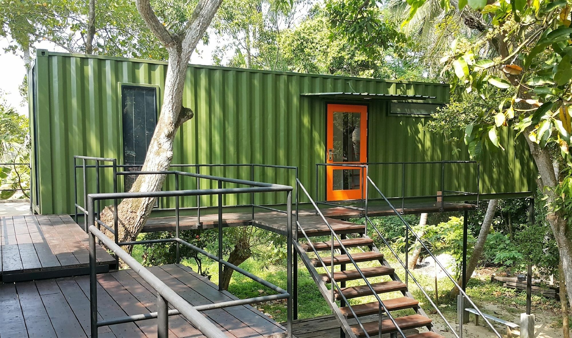 Hangover Hostels @ Colombo Intl Airport Katunayaka Exterior photo